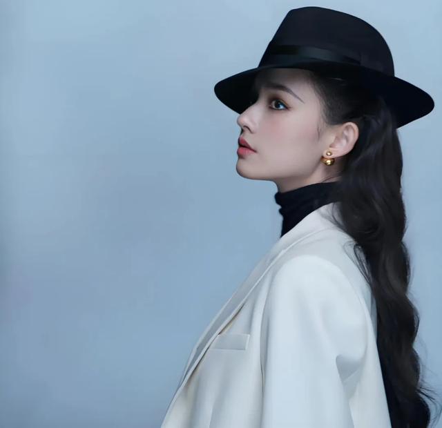 美人鱼林允,野生感!