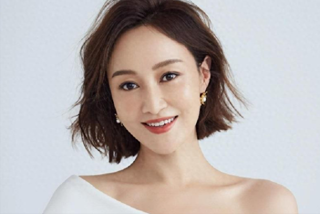 央视“最风流”女主持:曾将两位已婚男士玩弄于股掌,她现况如何