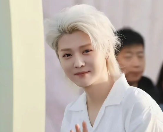 男明星发福多吓人:鹿晗胖成尹正,毛不易像在坐月子