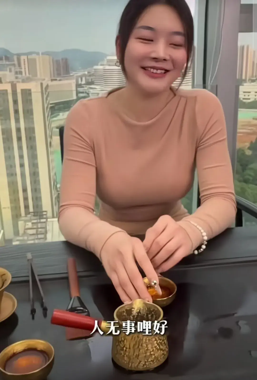 劳斯莱斯被撞后续:女主身份揭秘,普宁陈慧琳的大饼老公赐福