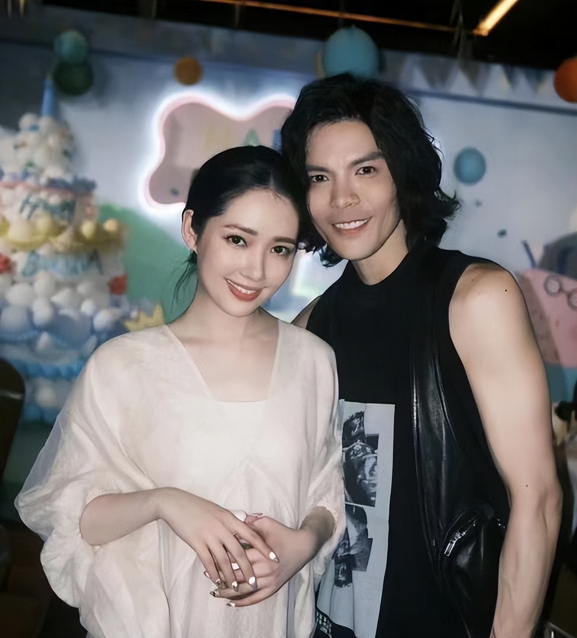 《浪姐5》总决赛背后的婚姻：郑恺不支持苗苗，向佐不支持郭碧婷