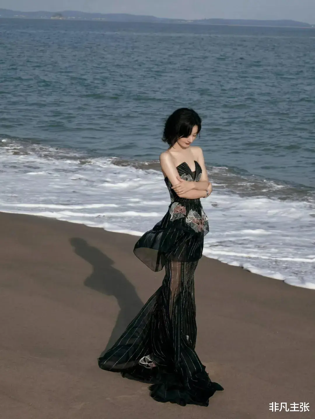 赵丽颖引发“造型风波”，黑色高定让她惊艳蜕变