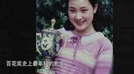 冯绍峰|原来她早已不是中国籍！屡次登上春晚走红，当初嫁给洋老公遭嫌弃