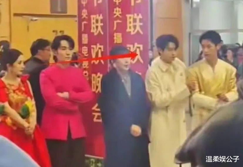 6位离异男星的春节:冯绍峰赵丽颖轮流带娃,陈思诚和前妻去三亚