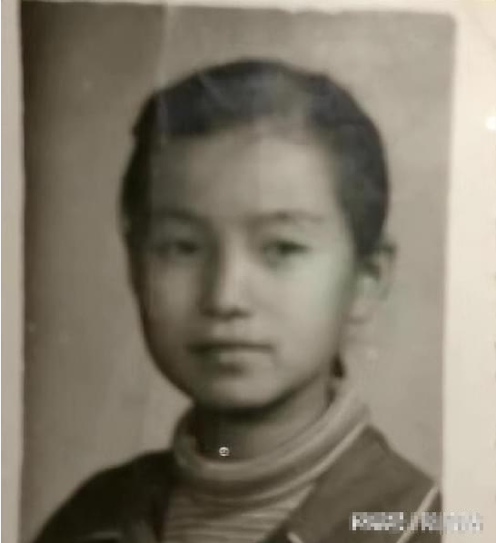 斯琴格日乐|她曾连登春晚4次，被恩师欺骗堕胎、前途尽毁，如今55岁仍没人要