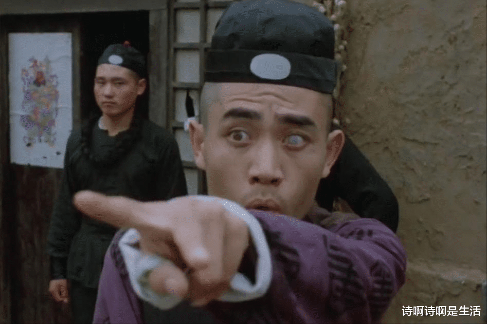 亲爹是影帝,亲妈是老戏骨,12年都捧不红他,改名后却火了!