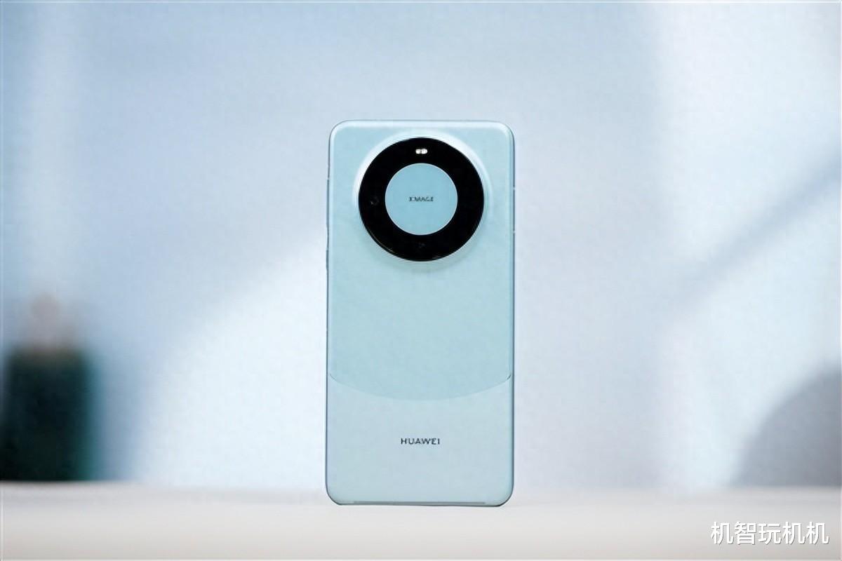 华为Mate70再曝新消息：或首发鸿蒙+安卓双系统！