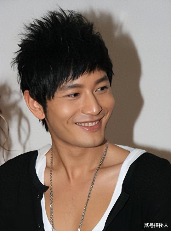 比叶珂更惨的是她！曾为黄晓明赔付千万，被雪藏多年，至今未婚！