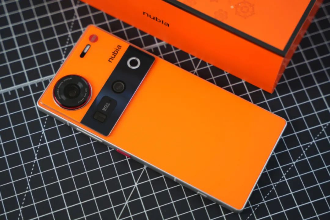 ?6299 元!新机正式上架:搭载骁龙8至尊版芯片+16GB+1TB!