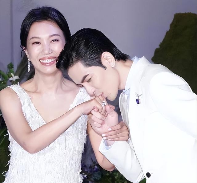 不要催萧敬腾夫妇生娃了,老萧很早就说过:我基因不好更倾向领养