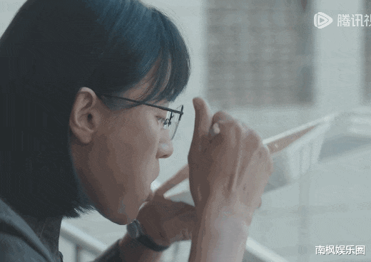 从头到脚皆可替？宋佳这个镜头，戳穿了多少“流量明星”的体面