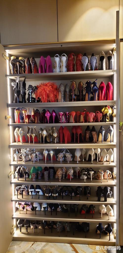 61岁关之琳:住1.6亿豪宅让人羡慕,无儿无女尽显奢华独居生活