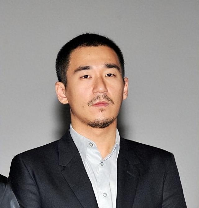 定居泰国、高调炫富,这一次再也没人能管住张默,连张国立也没辙