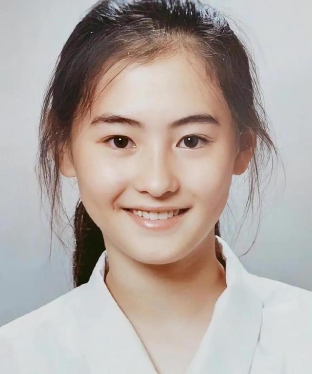 如今才明白，谢霆锋对张柏芝，不是喜欢，而是深爱