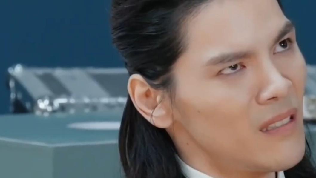 向佐鼻孔用力式演技向吴镇宇道歉：下次不敢了