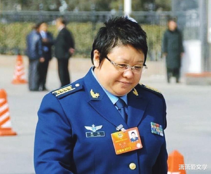 中国演艺圈,军衔大得吓人的5位明星,深藏不露,你究竟认识几位