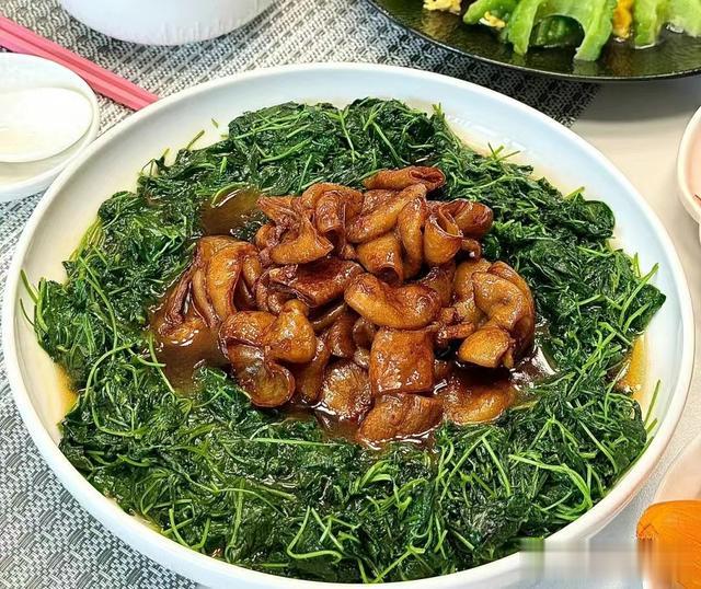 上海一家4口的晚餐，成本不到40，发朋友圈火了，网友:求蹭饭