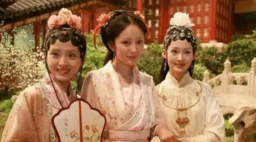 李沁资源好，新剧又定档央视，新搭档王一博将与老搭档肖战决高下