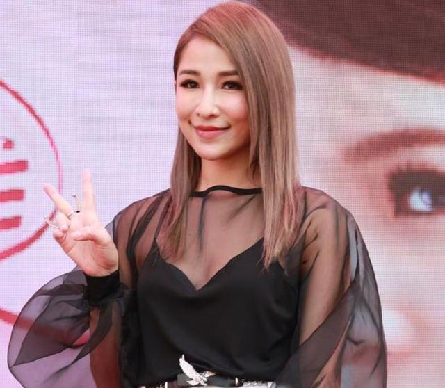 整容成瘾,情史混乱!萧亚轩维持多年的体面,如今被自己亲手撕碎