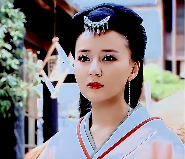 抗战剧中的整容脸，假鼻梁，尖下巴，锥子脸，是准备吓退鬼子吗