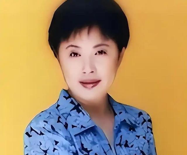 曾经的央视主持一姐,退休后却成了精神病患者!今69岁现状如何