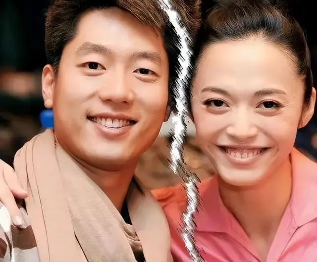 凌潇肃超市购物，憔悴水肿头发炸毛，网友形容像洪世贤流落街头