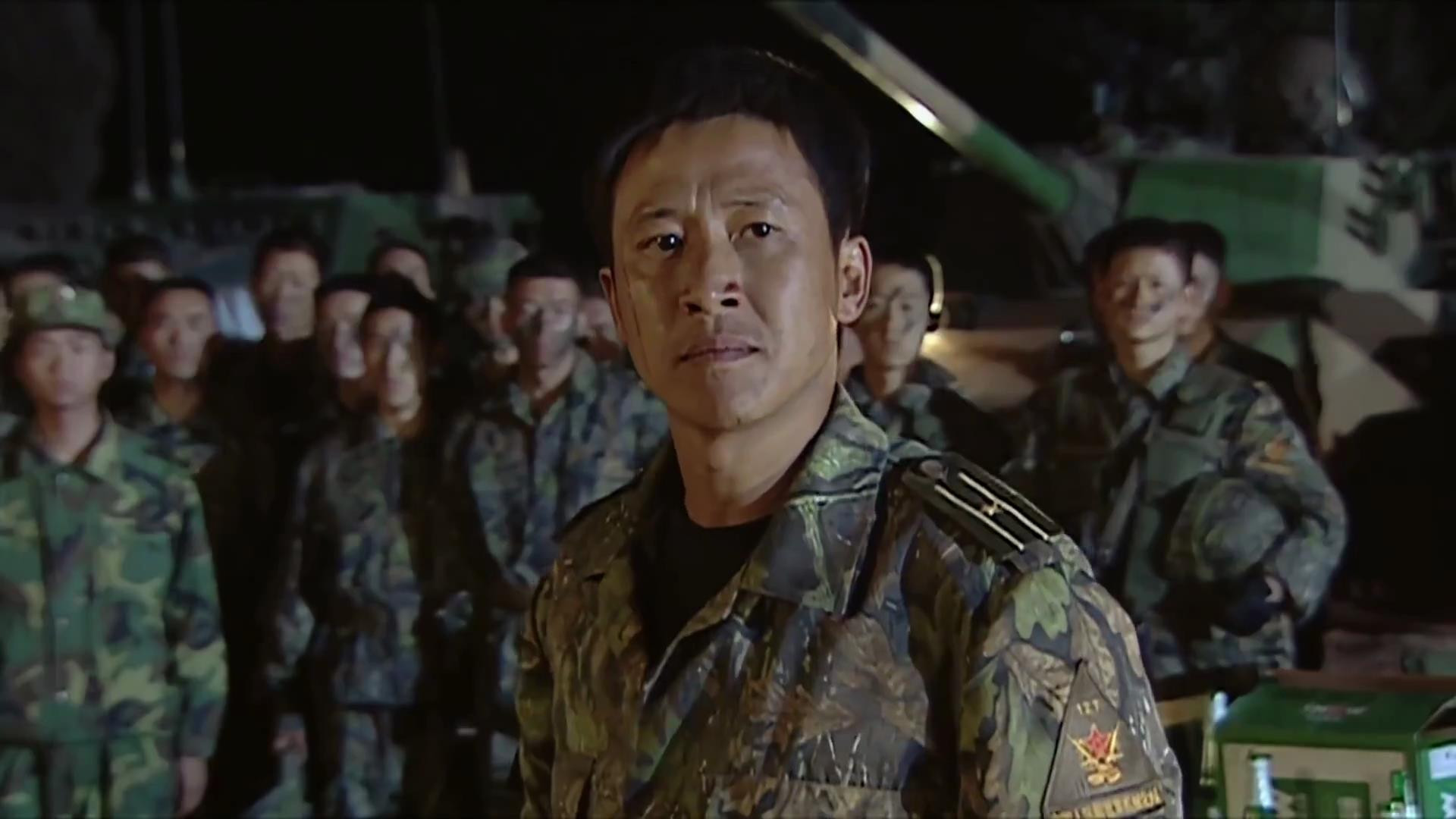 士兵突击：为什么袁朗无法解开许三多的心结，高城一通骂就解了？