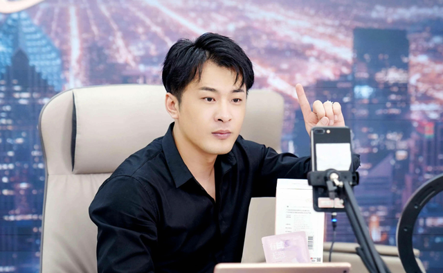 辛巴怒骂叶珂,让她滚出互联网,点名黄晓明完全不给他留面子