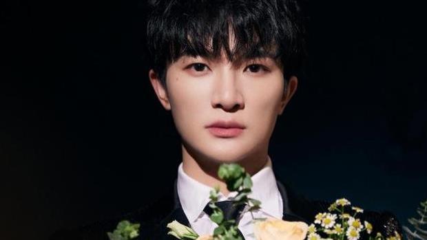 周深突然高调官宣喜讯，网友纷纷表示祝贺，他“活该”成功