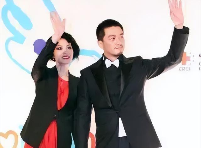 王菲十一年前的离去乃明智之举！再婚两载，李亚鹏再度陷入了怪圈