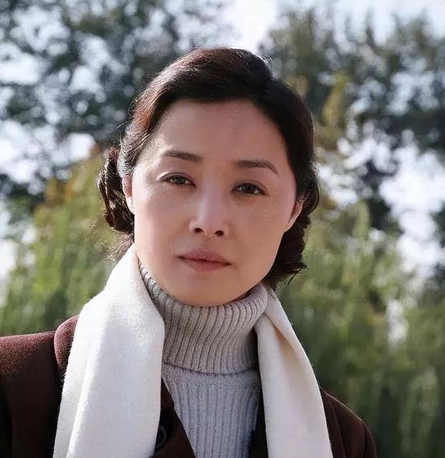 刘蓓：三婚携子再嫁前夫，亲儿子是她的骄傲，明星继子让她烦恼