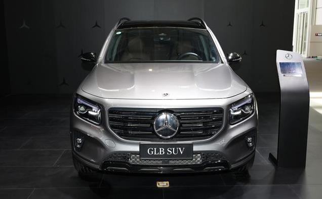 一年卖超5.3万台！肯降价的奔驰GLB果然香？换代车型或2026年发布