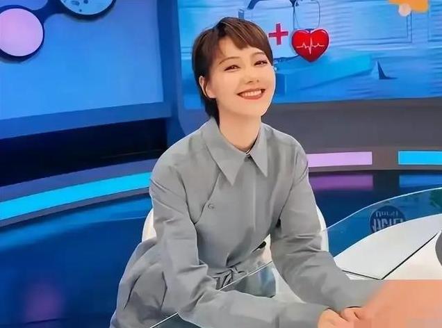 王冠夫妇甜蜜亮相! 首次公开合影,早前已透露与小尼的深厚情谊