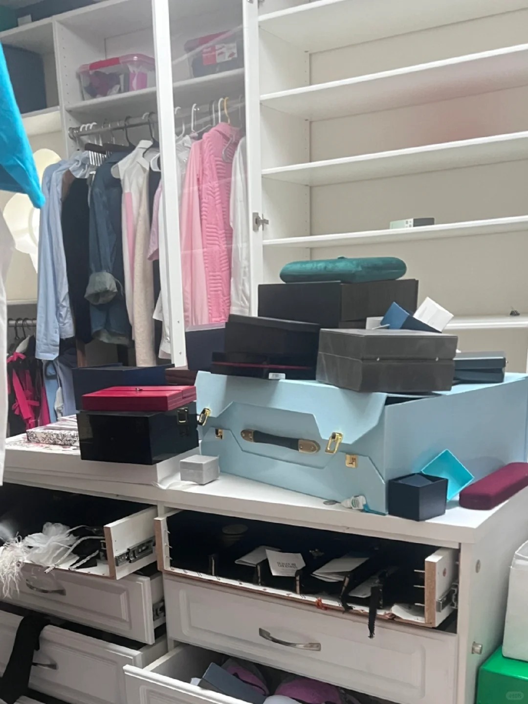 女星外出旅游洛杉矶豪宅遭掏空 曝洗劫惨况损失上千万