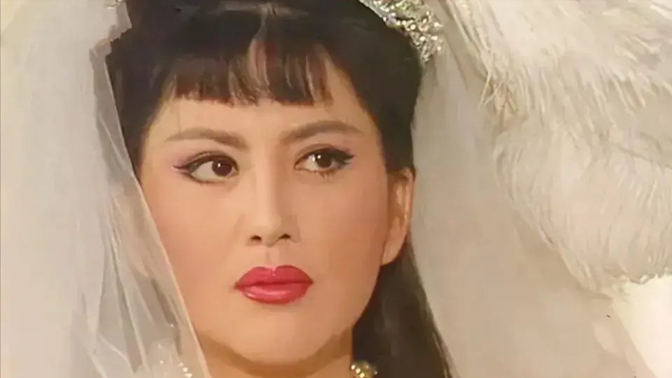 她被誉为中国第一美妇,为显年轻28年不近男色,如今66岁状态惊人