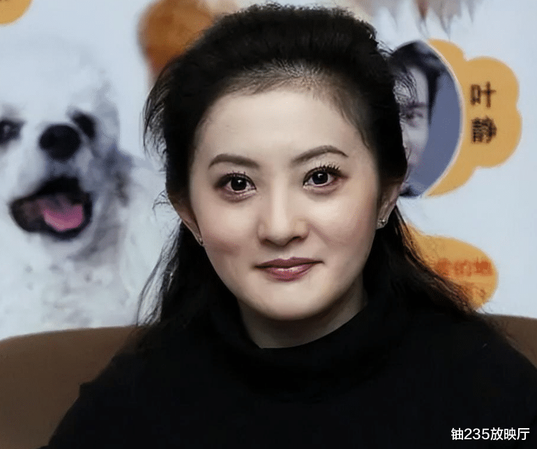 44岁金铭现状:独居北京豪宅,喝茶品茗,坚持不婚不育,独自美丽