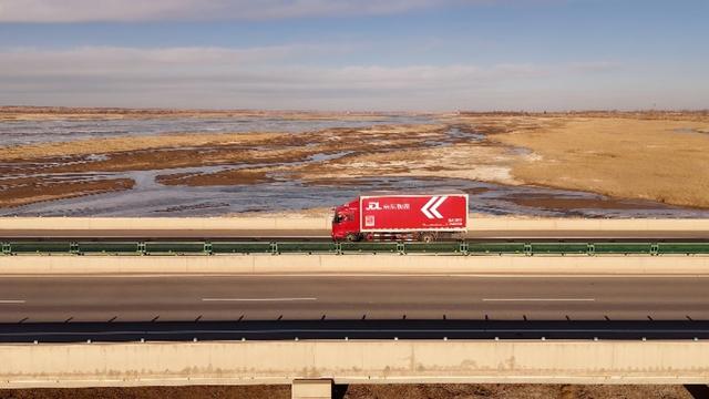 京東物流連續(xù)13年 \春節(jié)也送貨\ 保障電商平臺和商家年貨節(jié)省心運(yùn)營