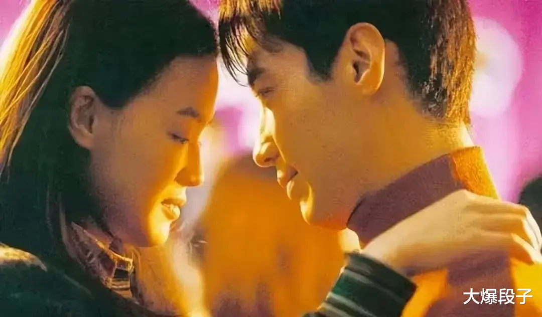 宁可嫁破产老头,也不与黎明白头到老,44岁现状唏嘘的她后悔吗?