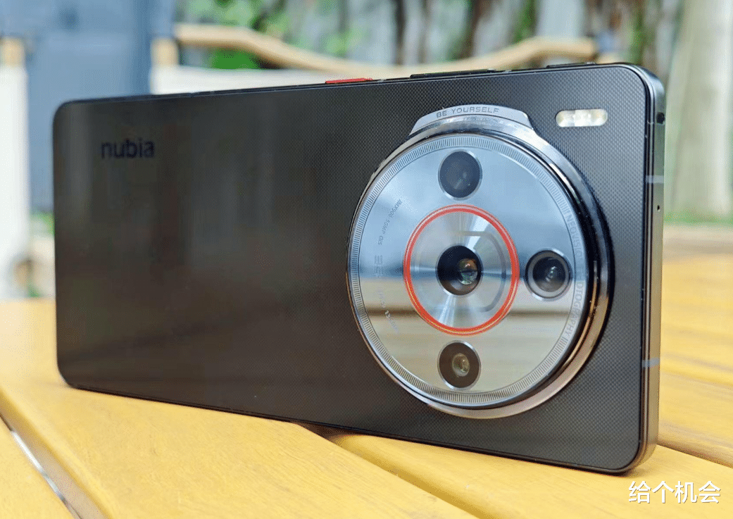 仅1950元拿下最强卫星手机!骁龙8 Gen2+1.5K屏+金属框,性价比高