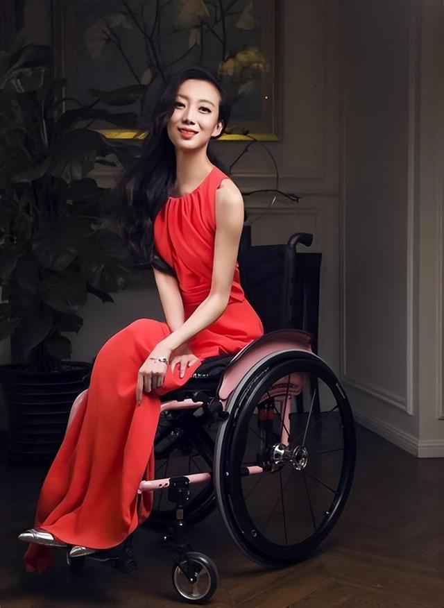 表面是“轮椅舞者”最美女神的刘岩，背地却是毫无下限小三惯犯！