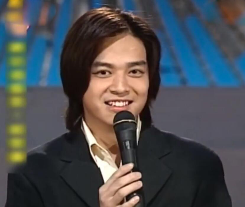 51岁孙耀威和49岁陈晓东同框,娃娃脸和科技脸对比,差距一目了然