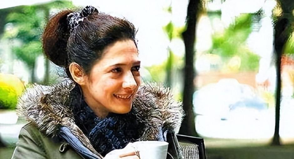 1995年，23岁德国女星嫁给北京一哥，28年过去，现身苍老如奶奶