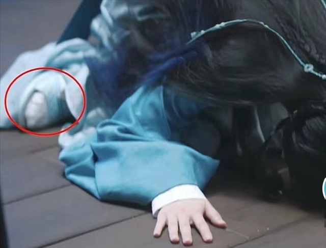 影视剧中侮辱观众智商的穿帮镜头,网友:导演你是认真的吗?