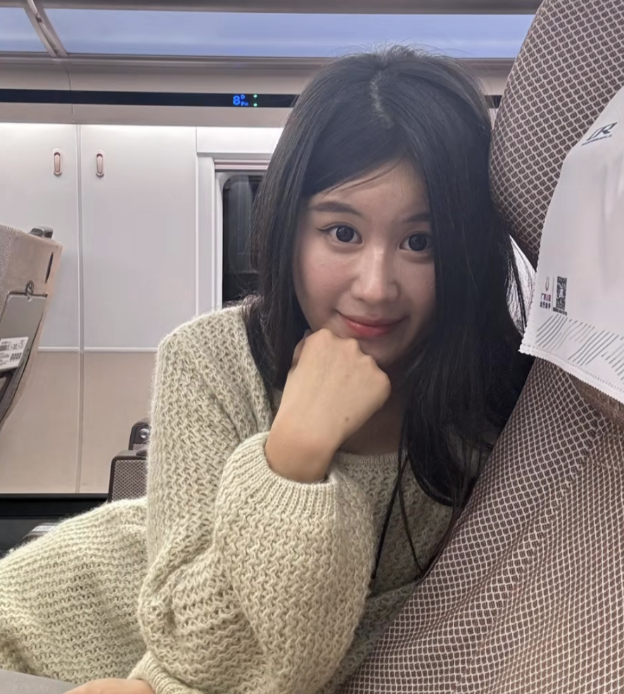 李嘉明小18岁娇妻深夜痛哭!发文感慨婚姻痛楚,他们结婚才没几天