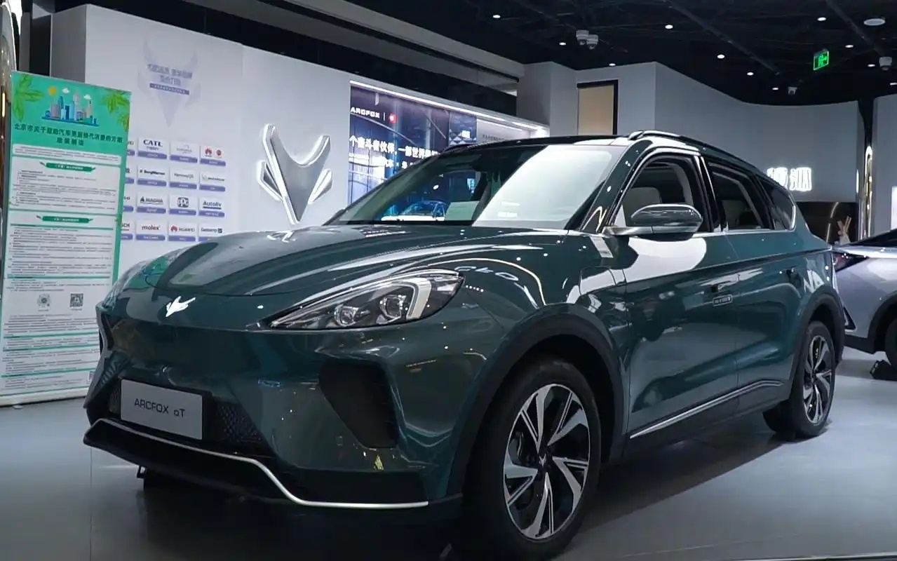 极狐阿尔法T5解析：800V+5C快充，中型SUV续航660km，太香了