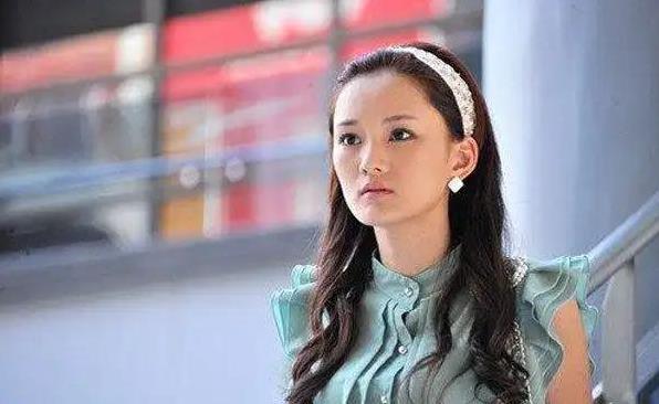 从女主到“柜姐”,39岁演员租房上热搜:人到中年,认命才是常态