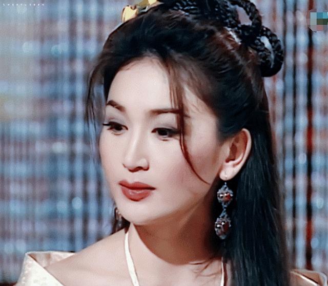 自古“塌鼻子”出美人!这5位女星个个惊艳,第4位曾靠鼻子美出圈