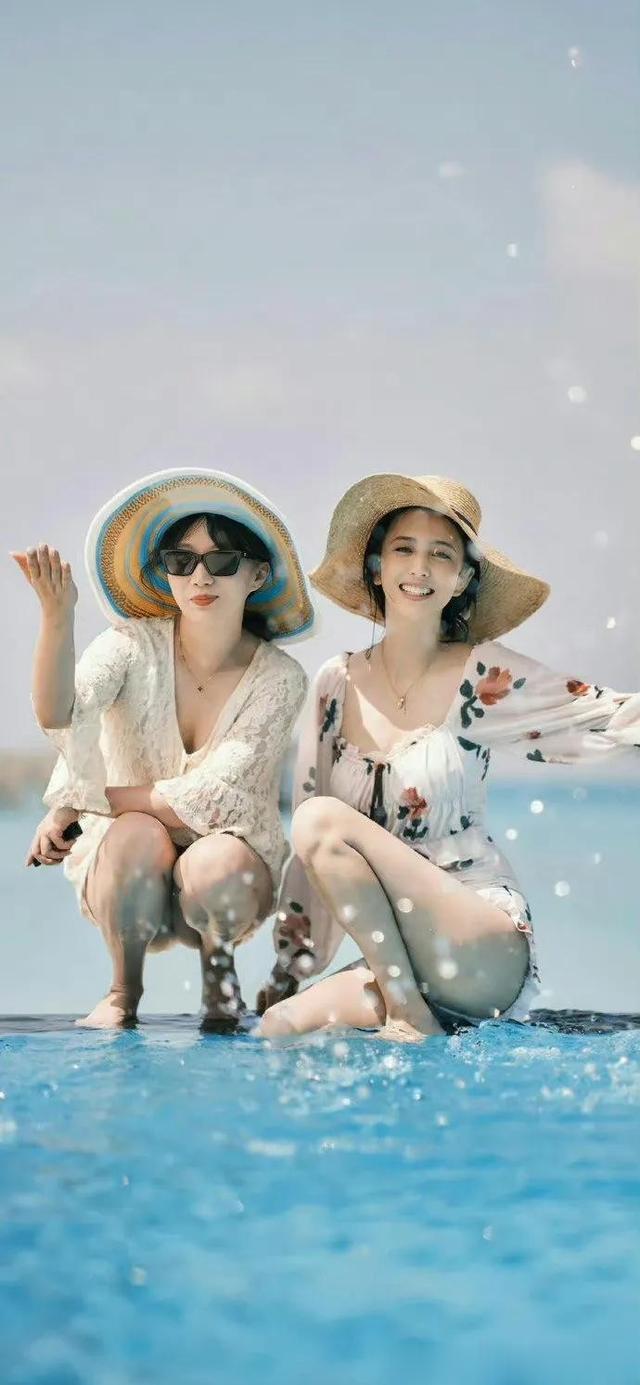 佟丽娅穿泳装更美了！