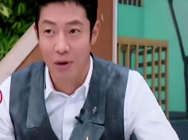 他被赵丽颖暗恋多年，50岁无妻无女却惨遭封杀，如今又官司缠身！