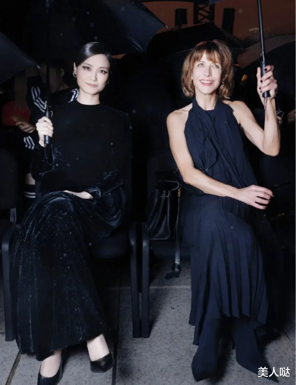 李宇春又给国人长脸了！油头短发配丝绒裙又美又飒，与苏菲玛索同框丝毫不输气场